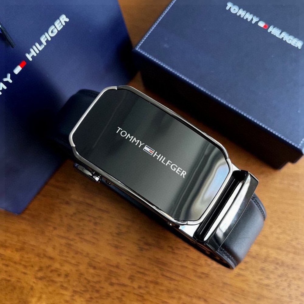 Tommy Hilfige Automatic Buckle Reflective Glossy Leather Belt
